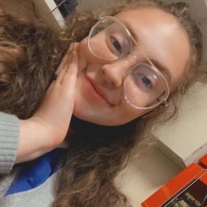 Meet your Posher, Briana